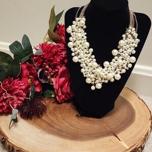Elegant Faux Pearl Cluster Collar Statement Necklace